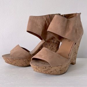 MILD • Wedge heels - Size 8M - Mocha Tanned - 4 inch tall - Back zipper - 9 West